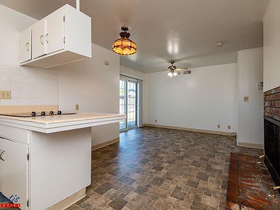 4th image of 1560 Farringdon Dr