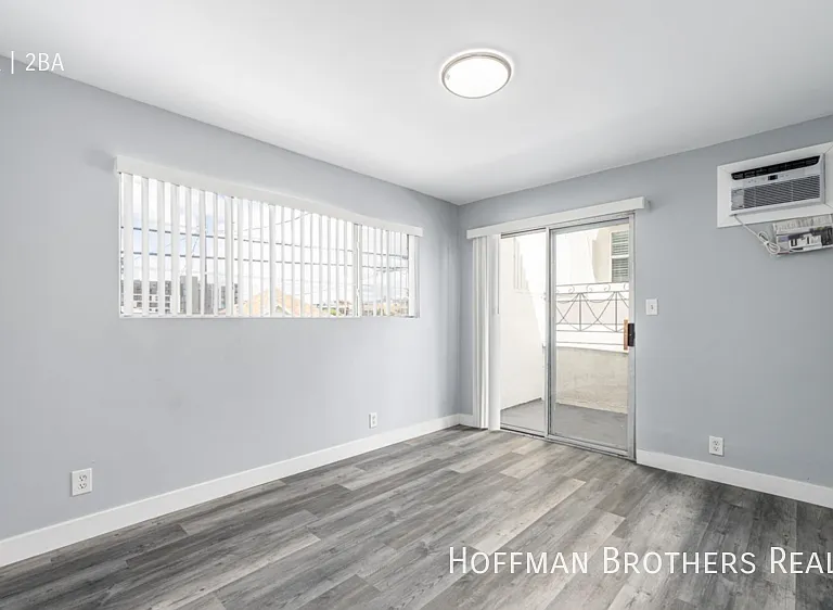 1036 S Normandie Ave #9 — Photo 2