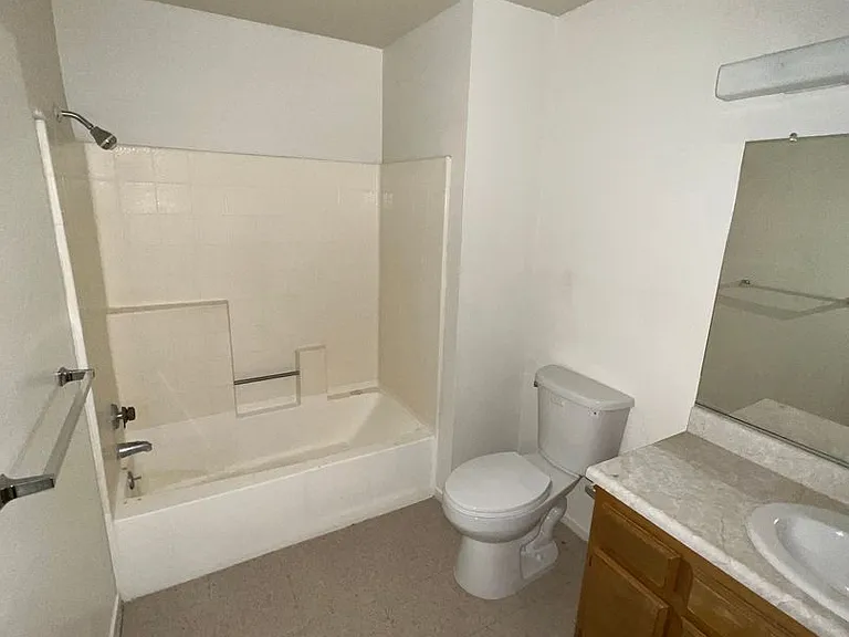 Norma Street Apartments — Photo 33
