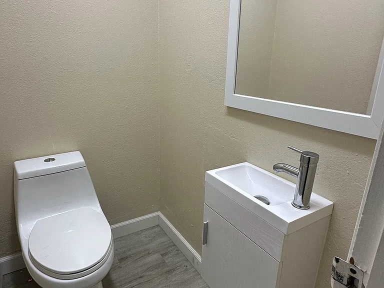 Remodeled 1/2 bathroom
