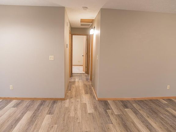 5th image of 1405 Martin Ave