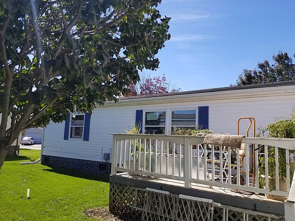 2nd image of 23 S Hawthorn Dr