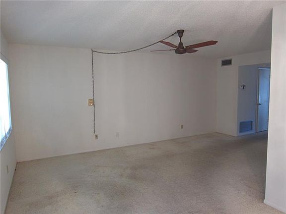 5th image of 46 Woodland Dr