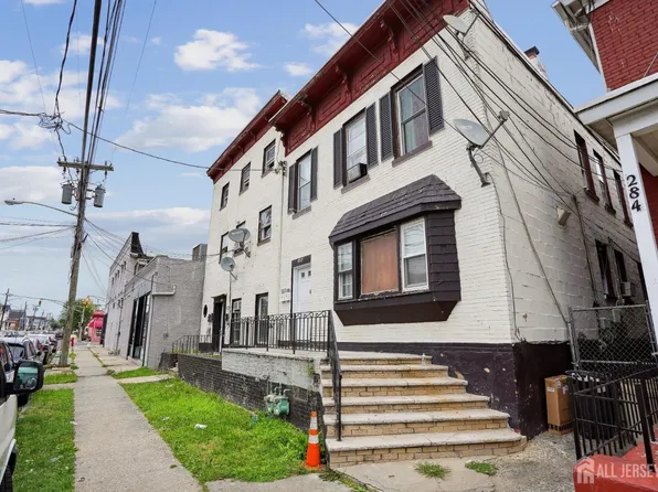 286 Oak St, Perth Amboy, NJ 08861