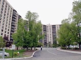 1 Claridge Dr APT 417, Verona, NJ 07044