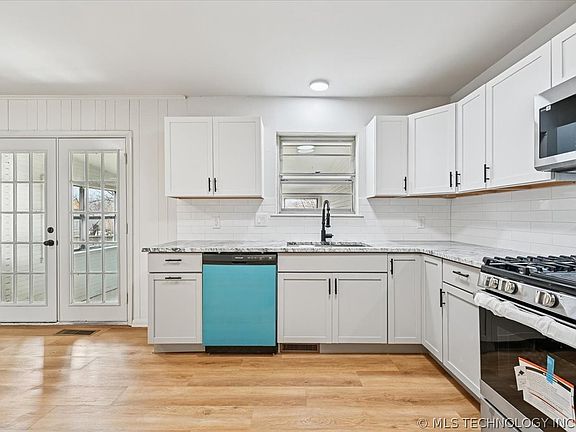 4th image of 2114 S Hickory Ave