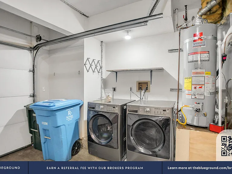 Washer/Dryer in Apartment