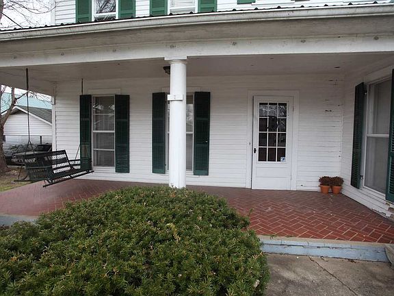3rd image of 24210 Louisville Rd