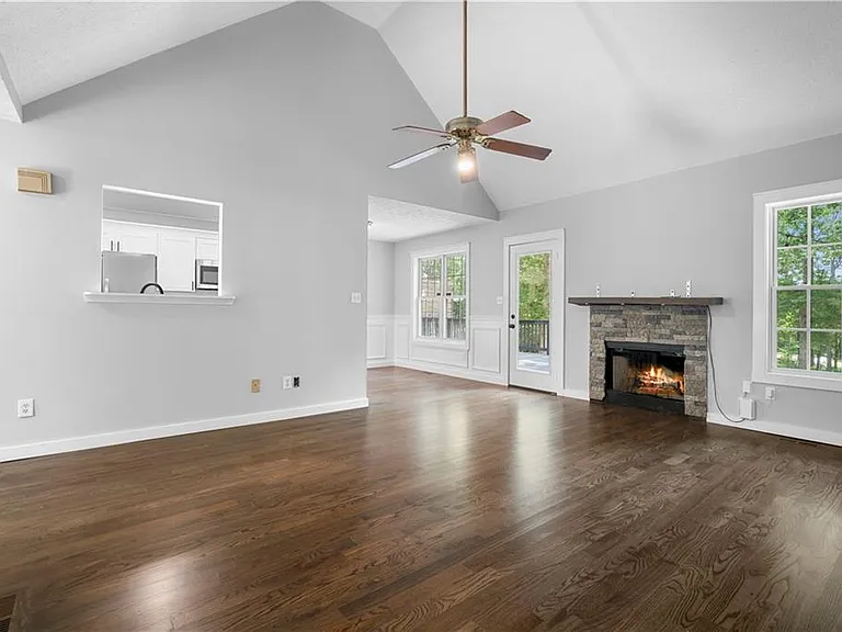 141 Poplar Way — Photo 10
