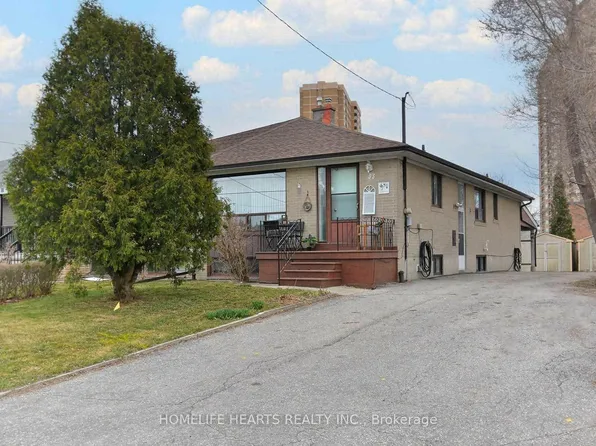 33 Heavitree Dr, Toronto, ON M3L 1K5