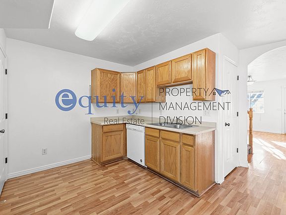 5th image of 377 E Newsome Park Ln