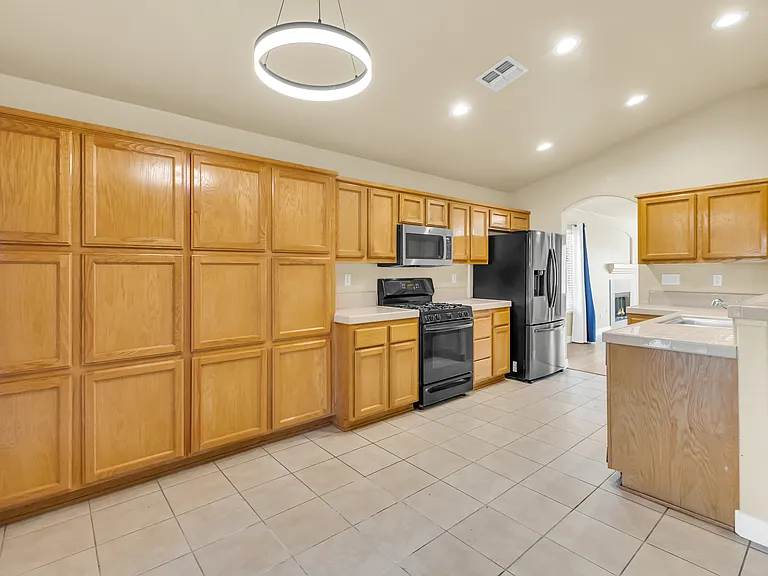 8795 Monterey Oaks Dr — Photo 23