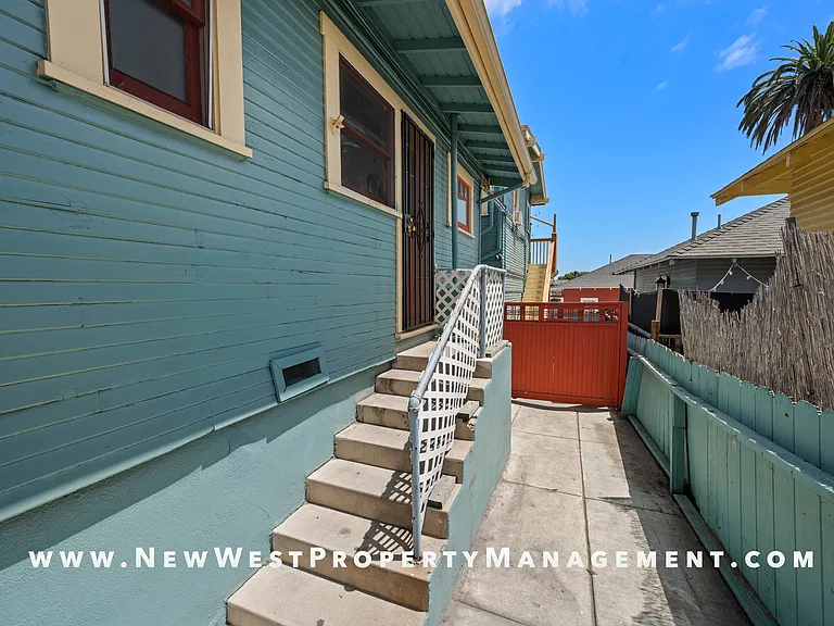 2417 Market St — Photo 31
