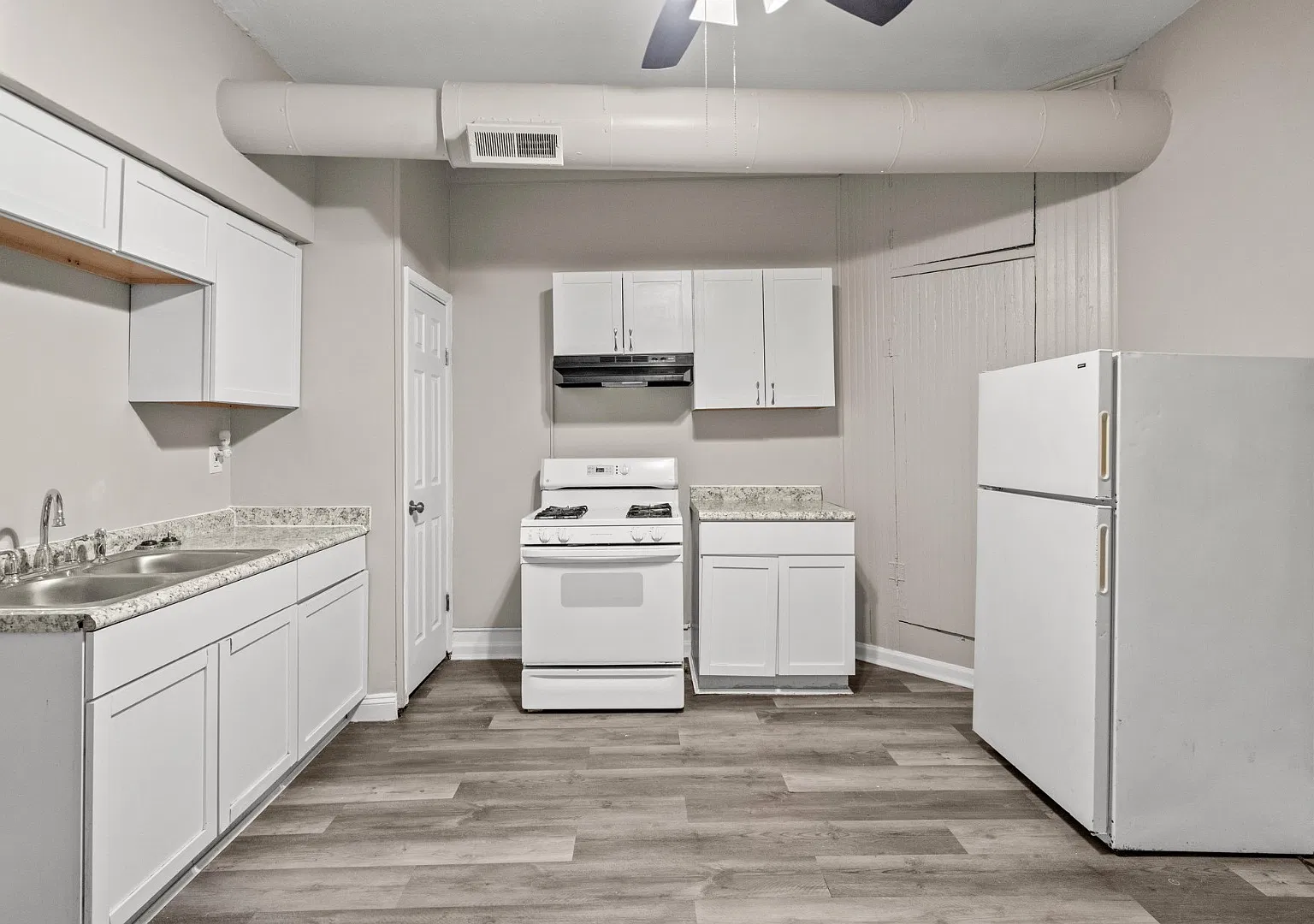 336 W 8th St - 336 W - unit 3 — Photo 4