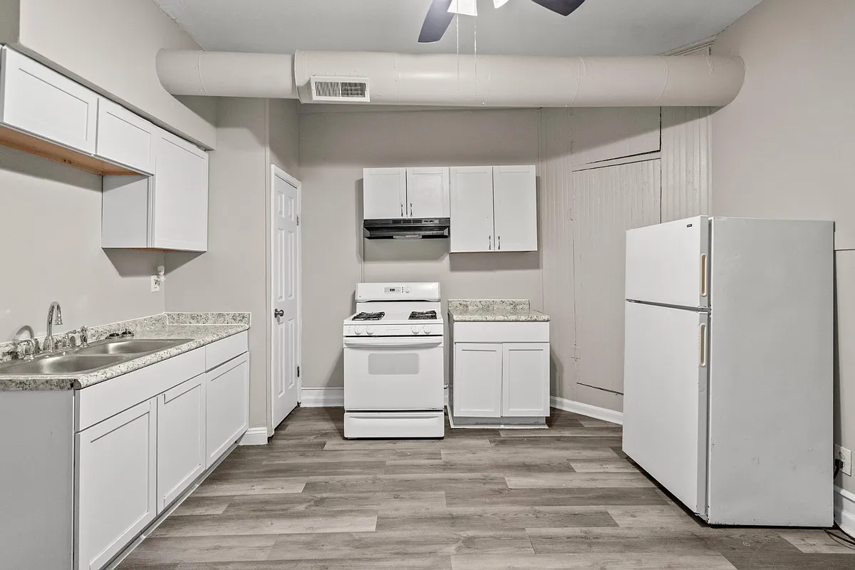 Unit Photo - 336 W 8th St #1