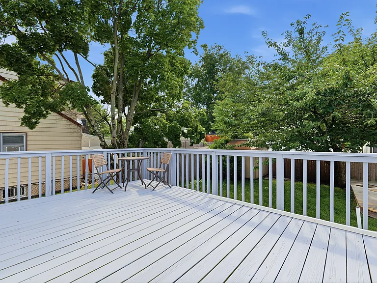 322 Broughton Ave #1 — Photo 21