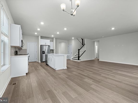 7th image of this home