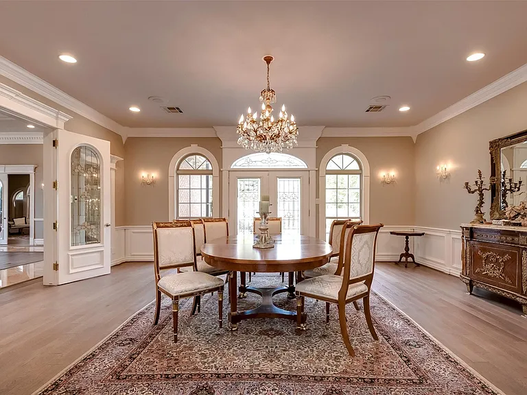 12445 Memorial Dr — Photo 21