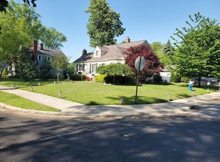 576 Kenilworth Rd, Bay Village, OH 44140