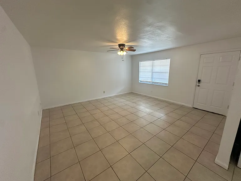 621 Sally Ln #6 — Photo 7