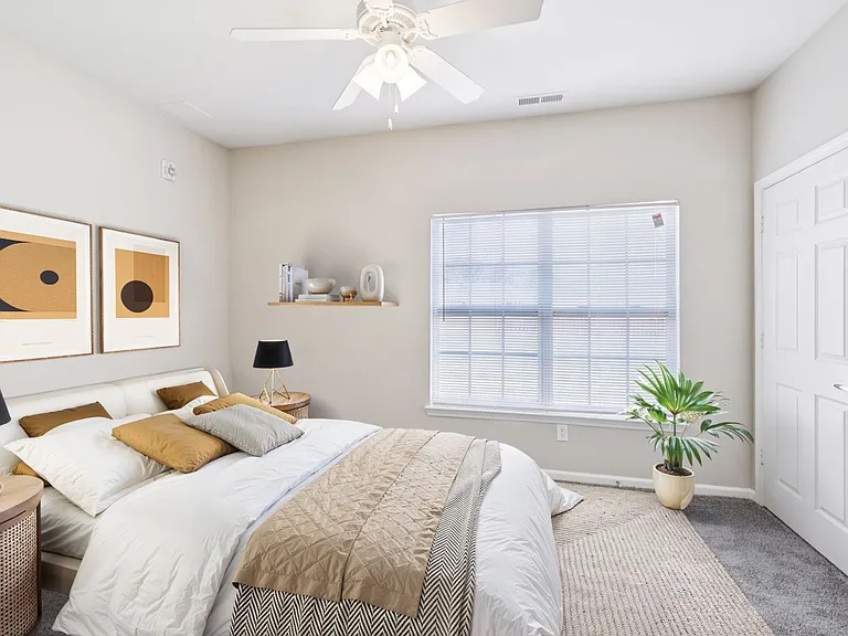 Summit - 3 Bed / 2 Bath - 1,330 Sq.Ft.