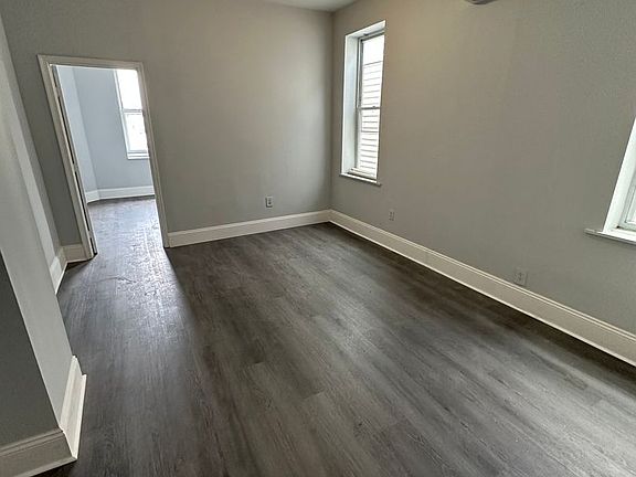 2nd image of 432 Dickinson St #3