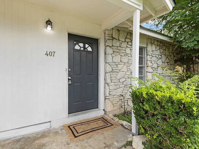 407 Cicero Dr — Photo 3