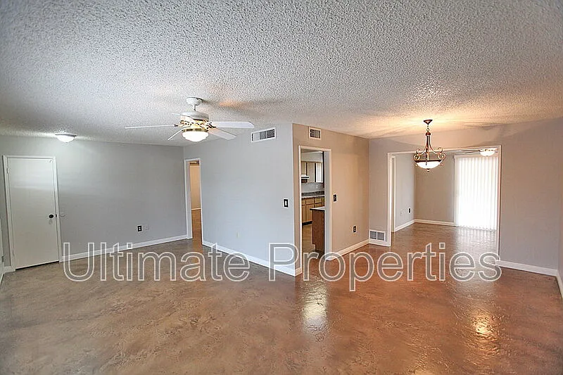 2 bed, 2.0 bath, 1299 sqft, $1,595 — Photo 4