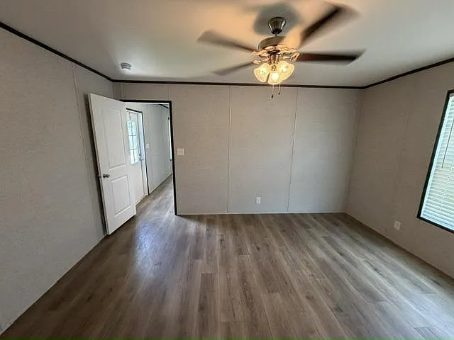 149 Lakeside Garden Cir #149 — Photo 32