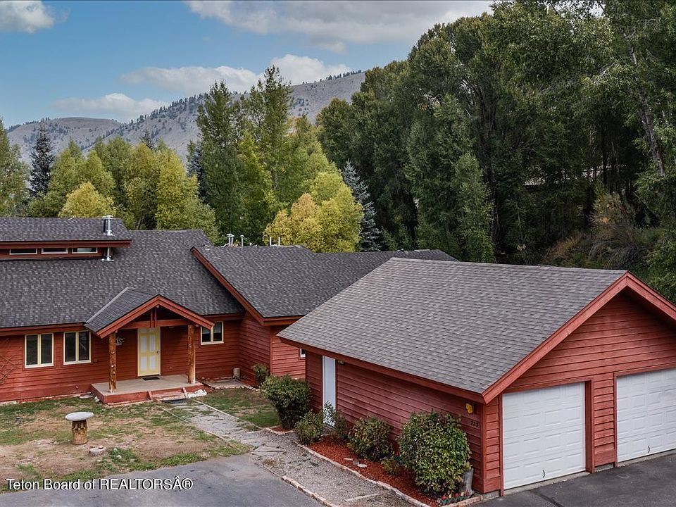 1st image of 723 N Wind River Ln