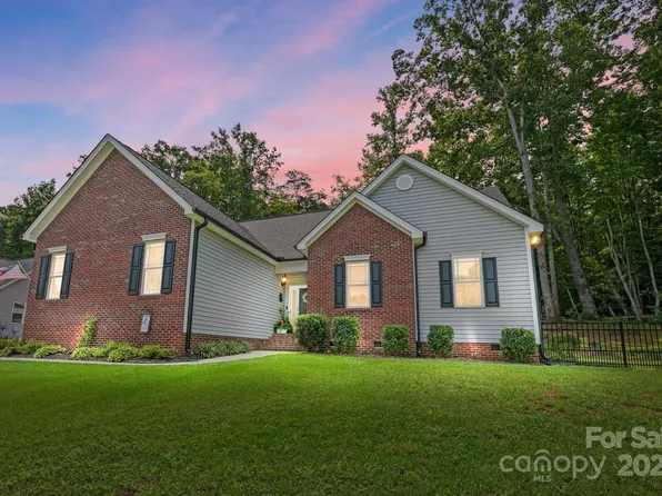 109 Lawson Ct, Stanley, NC 28164
