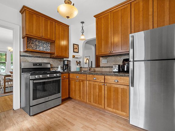 4th image of 3238 S Griffin Ave