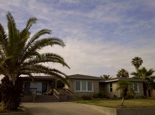 923 S Water St, Rockport, TX 78382