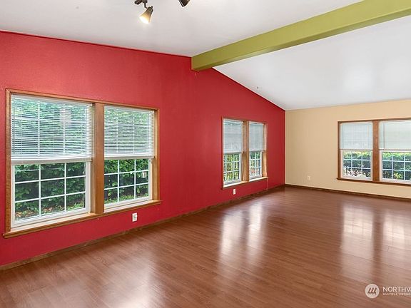 5th image of 54 Evergreen Lane