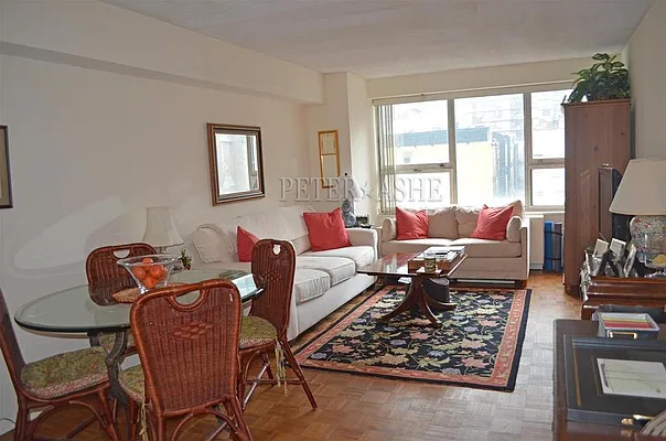Rented by Peter Ashe | media 3