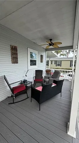 4219 Royal Manor Blvd — Photo 1