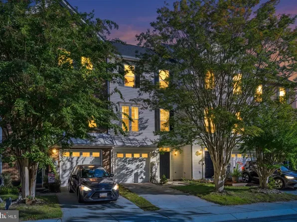 226 Old Coach Ct, Pasadena, MD 21122
