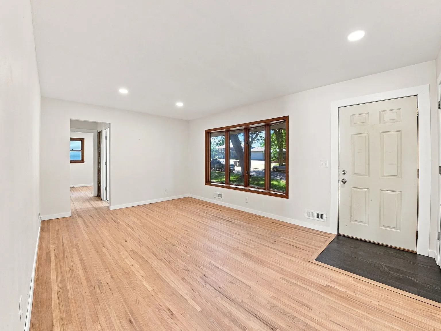 4 bed, 1600 sqft, $2,500 — Photo 3