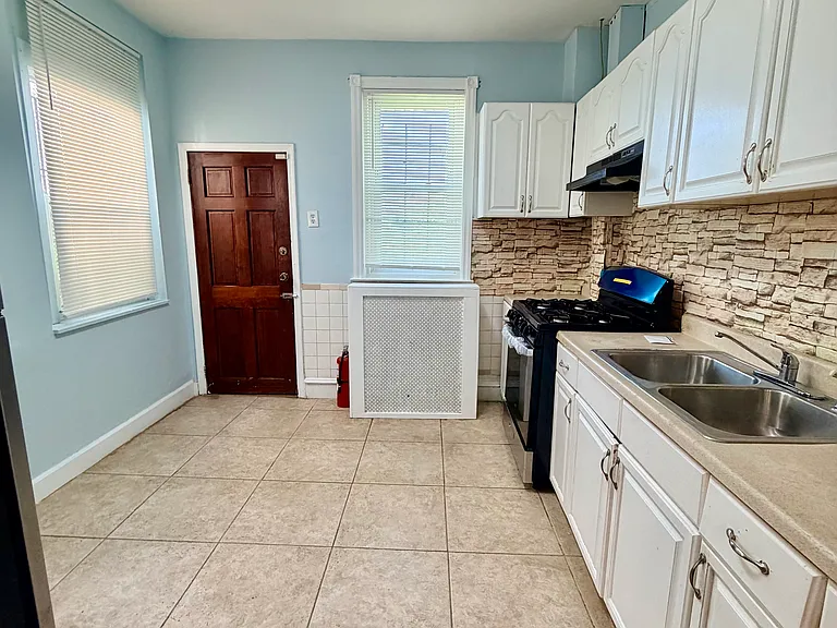 6320 Kingsessing Ave — Photo 7