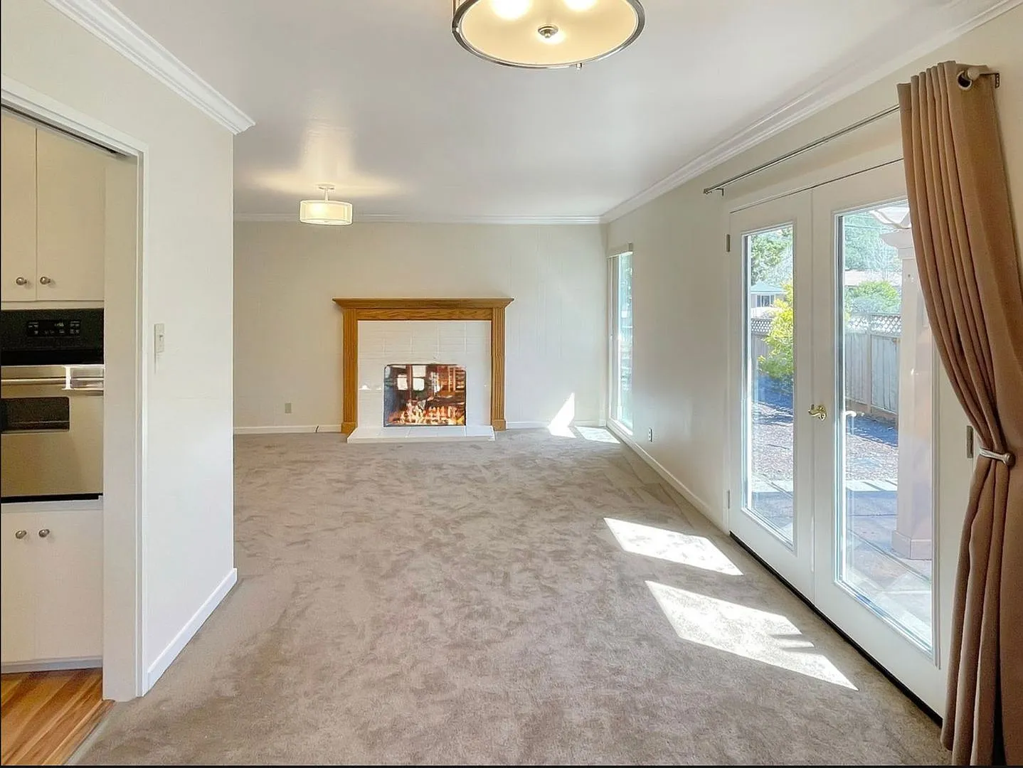 Beautifully updated 3-bedroom, 2-bath single-level home in Central Location — Photo 3