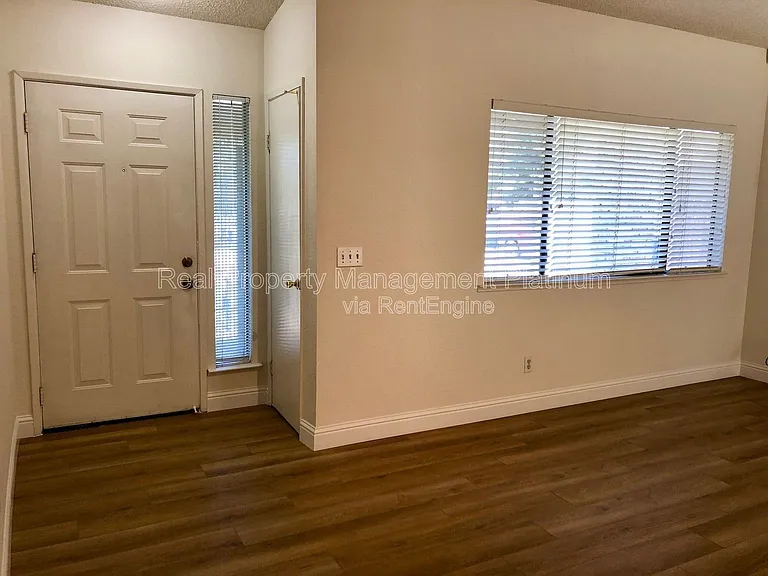 2967 Terry Ave — Photo 10