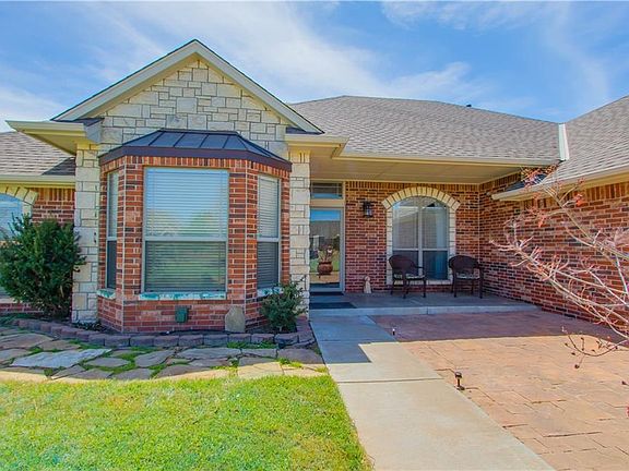 2nd image of 2436 Silver Crossings Cir