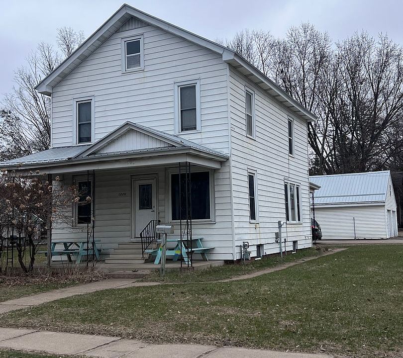 1st image of 1220 8th St E