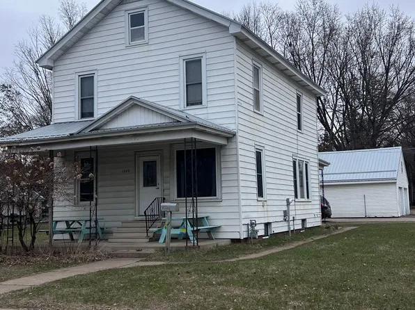 1220 8th St E, Menomonie, WI 54751