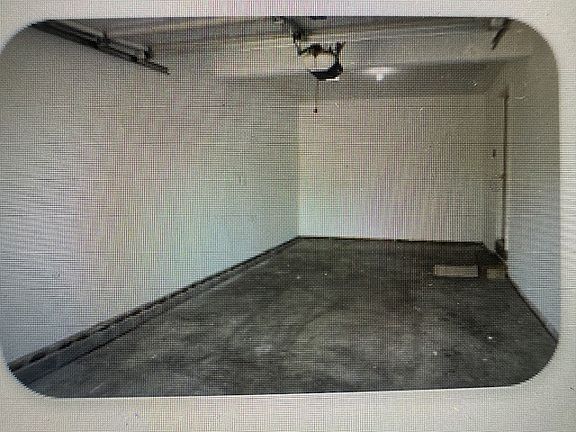 3rd image of 526 Big Bear Ln