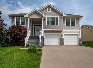 369 Arlington Dr, Iowa City, IA 52245