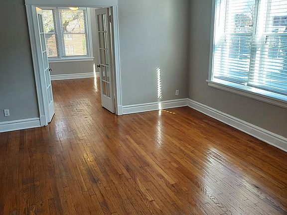5th image of 3308 Russell Blvd APT D
