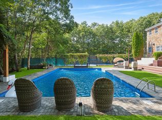1 Candace Dr, East Quogue, NY 11942