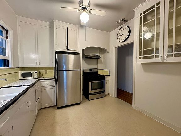 4th image of 697-701 Mira Monte Pl #697B