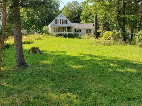 32700 Pettibone Rd, Solon, OH 44139